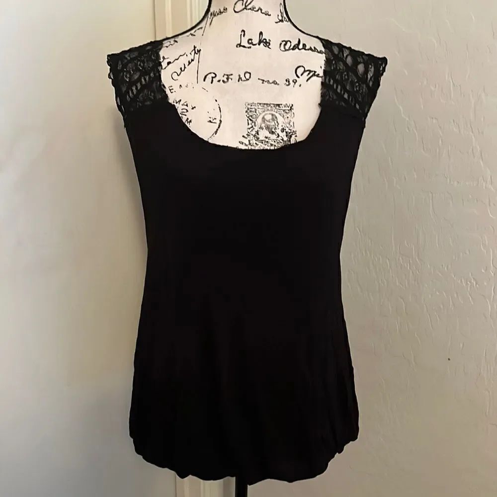 Free People Black Lace On The Back Top Contemporary Boho Feminine Casual
